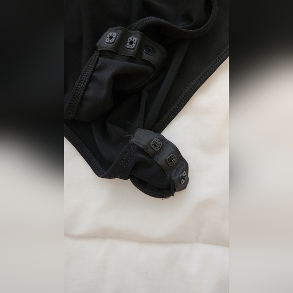 Boohoo off the shoulder bodysuit size US 6 - Picture 4 of 10